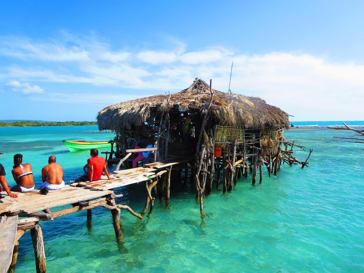 Floyd's Pelican Bar